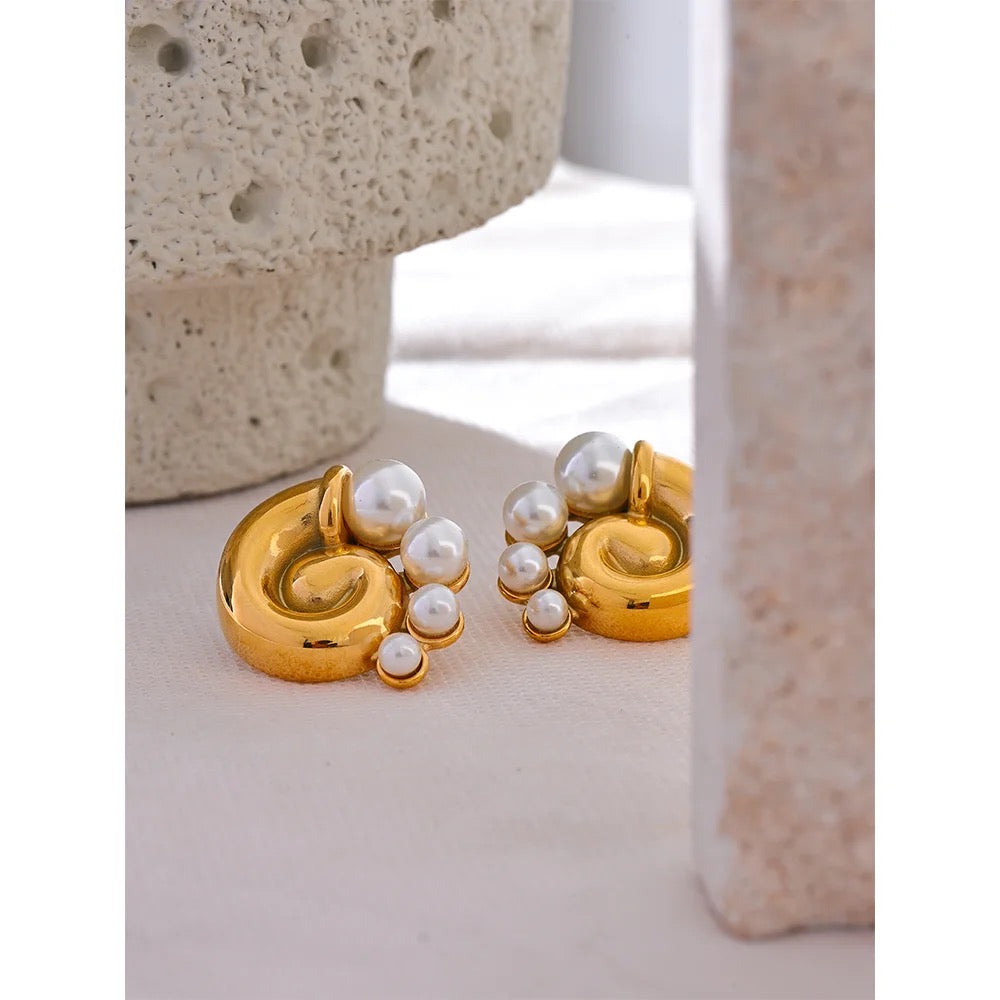 18k Gold Plated Pearl Swirl Earring